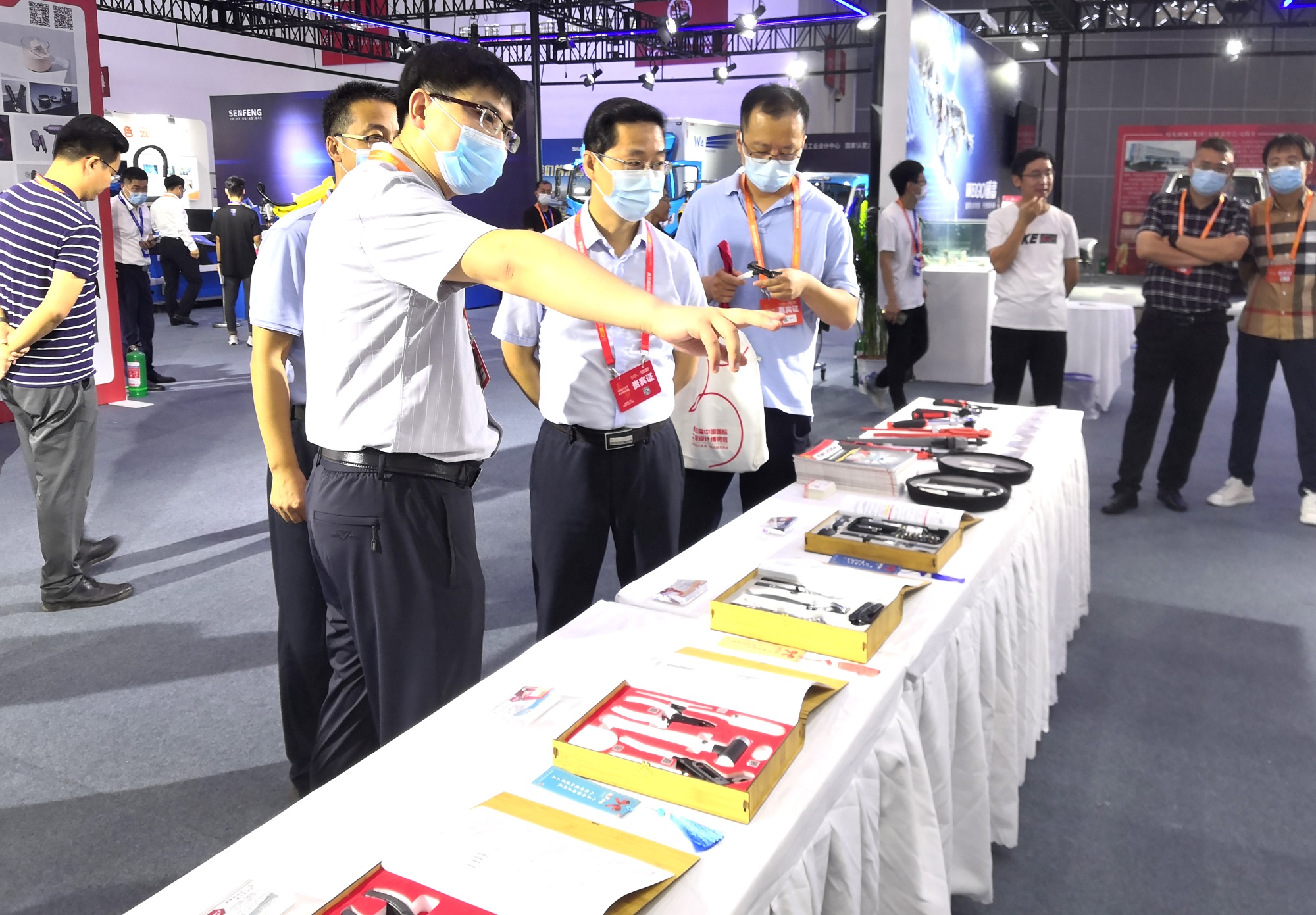 集團(tuán)公司工業(yè)設(shè)計(jì)中心榮獲“國家級工業(yè)設(shè)計(jì)中心”稱號(圖5) 降價(jià).jpg