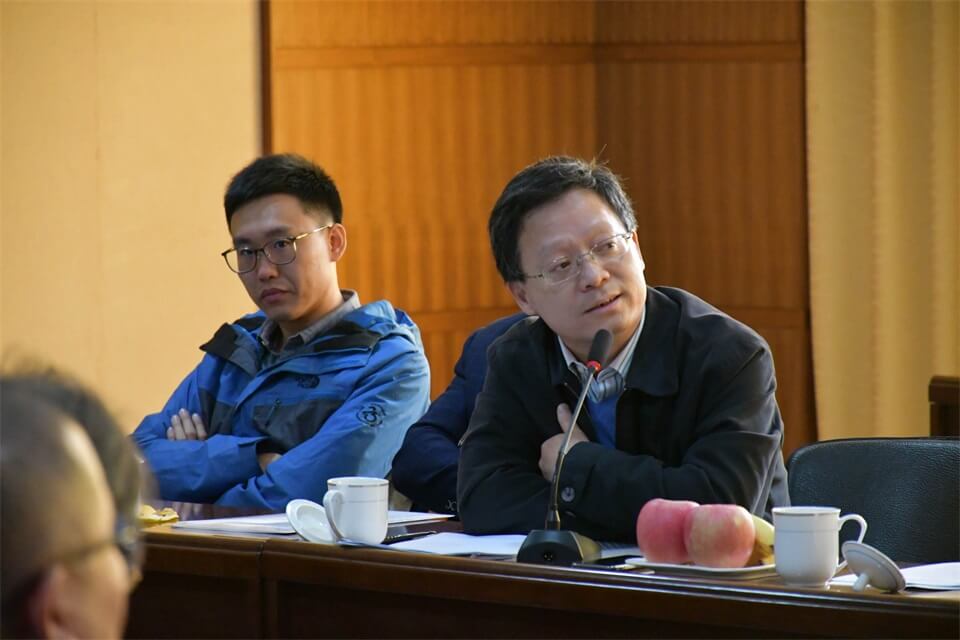 全國工具五金標(biāo)準(zhǔn)化分技術(shù)委員會(huì)換屆大會(huì)在威力集團(tuán)舉行(圖9) 全國工具五金標(biāo)準(zhǔn)化分技術(shù)委員會(huì)換屆大會(huì)在威力集團(tuán)舉行(圖9)