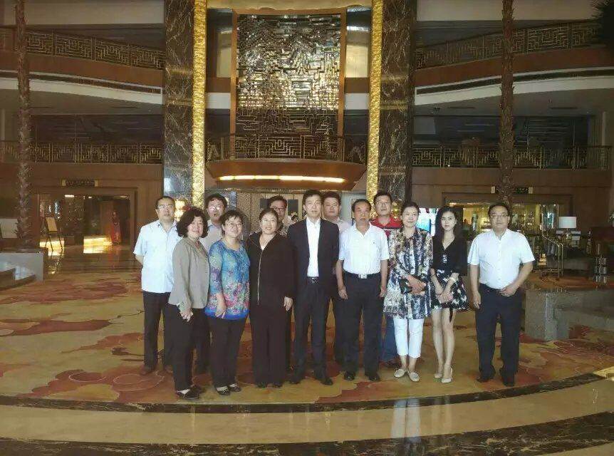 中國(guó)對(duì)外交流協(xié)會(huì)4.jpg 中企合作與國(guó)防交流委員會(huì)領(lǐng)導(dǎo)一行蒞臨威力工具集團(tuán)調(diào)研(圖4)