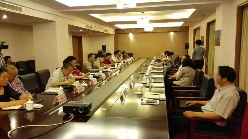 中國(guó)對(duì)外交流協(xié)會(huì)5.jpg 中企合作與國(guó)防交流委員會(huì)領(lǐng)導(dǎo)一行蒞臨威力工具集團(tuán)調(diào)研(圖5)