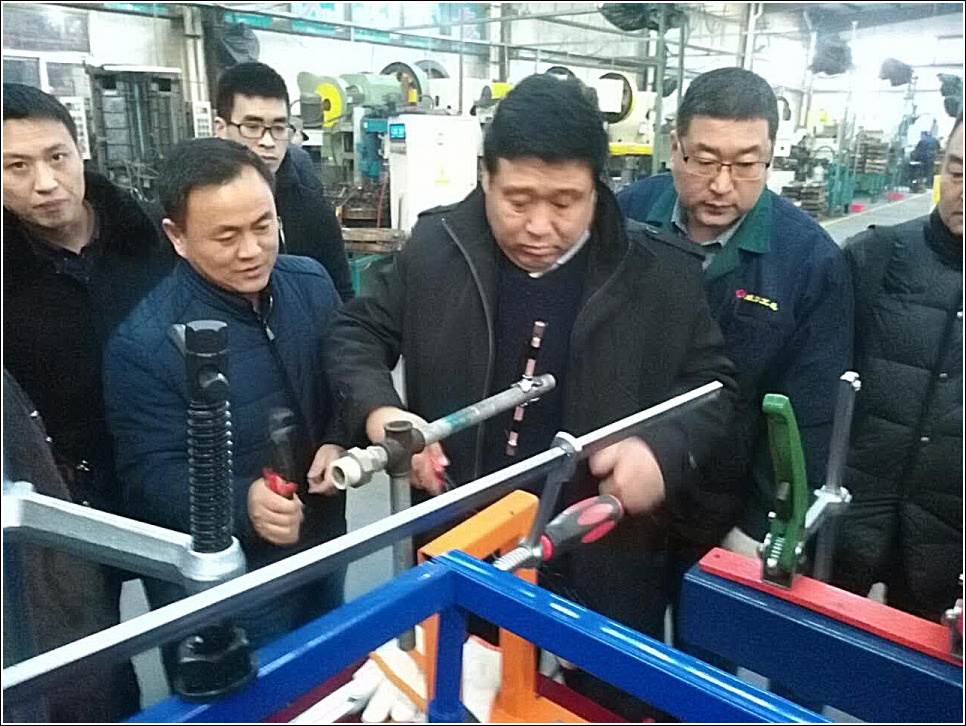 QQ圖片20160119101701.jpg 新疆考察團(tuán)蒞臨威力集團(tuán)參觀(圖2)