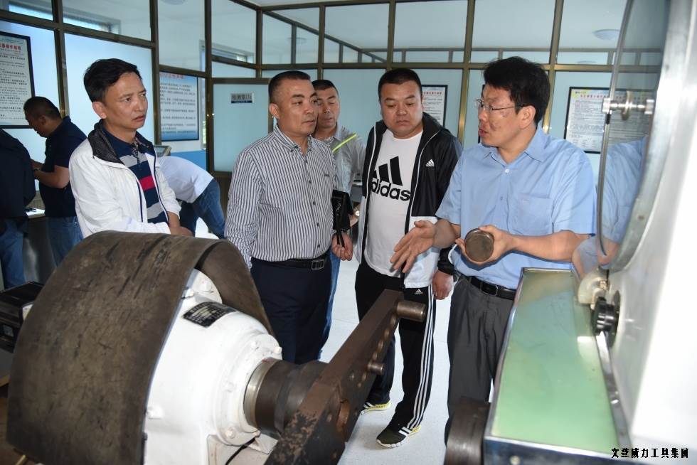 甘肅、青海優(yōu)秀經(jīng)銷商蒞臨威力集團參觀考察(圖5)
