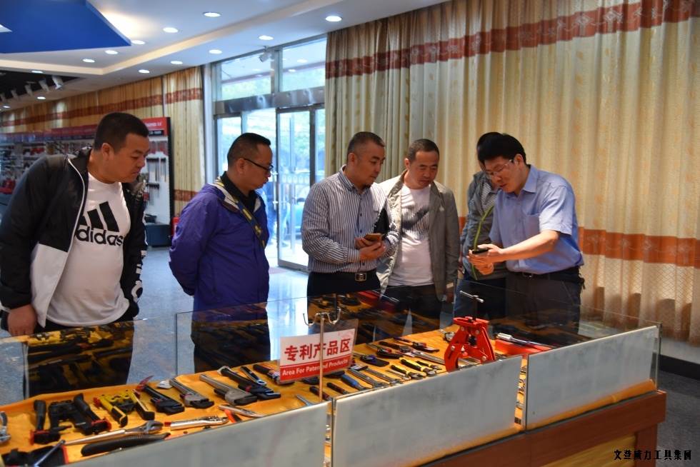 甘肅、青海優(yōu)秀經(jīng)銷商蒞臨威力集團參觀考察(圖8)