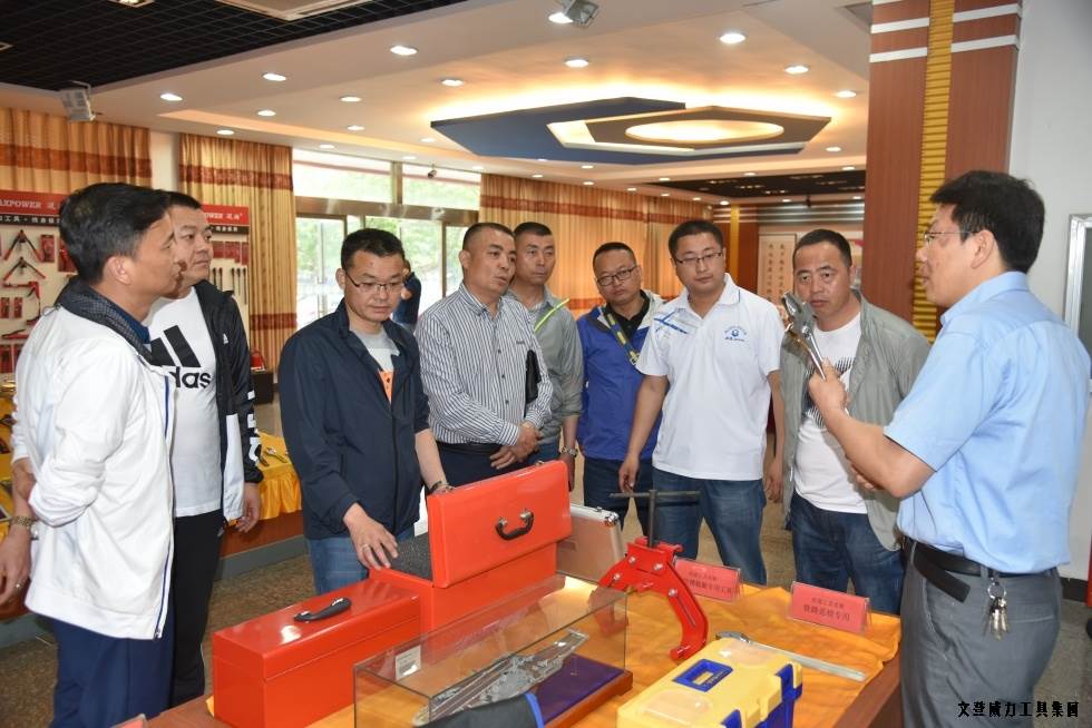 甘肅、青海優(yōu)秀經(jīng)銷商蒞臨威力集團參觀考察(圖12)