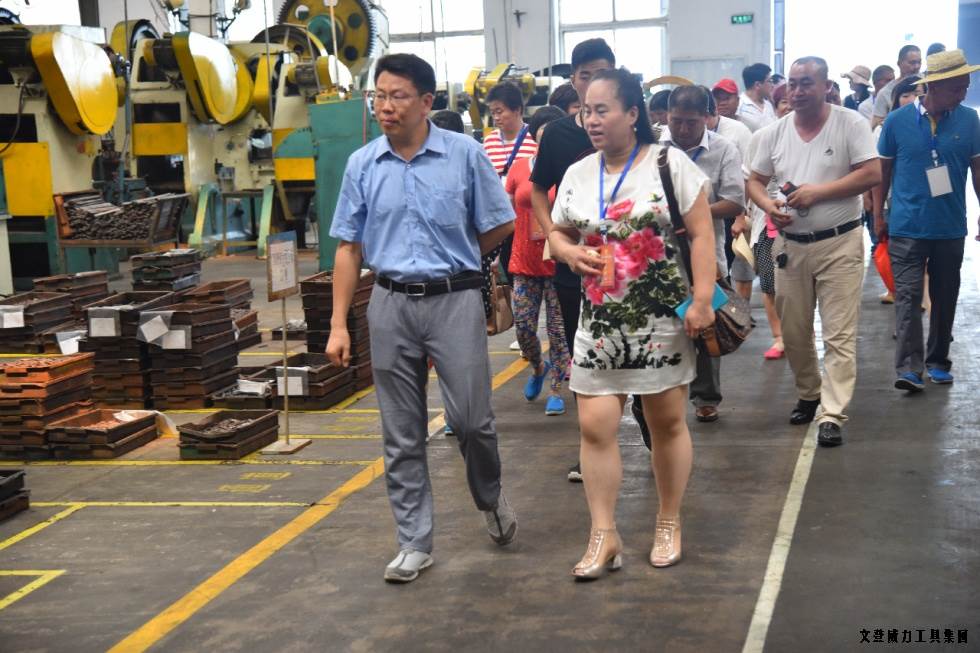 淄博參觀_02.jpg 祥鴻物資公司經(jīng)銷商參觀威力集團(圖2)