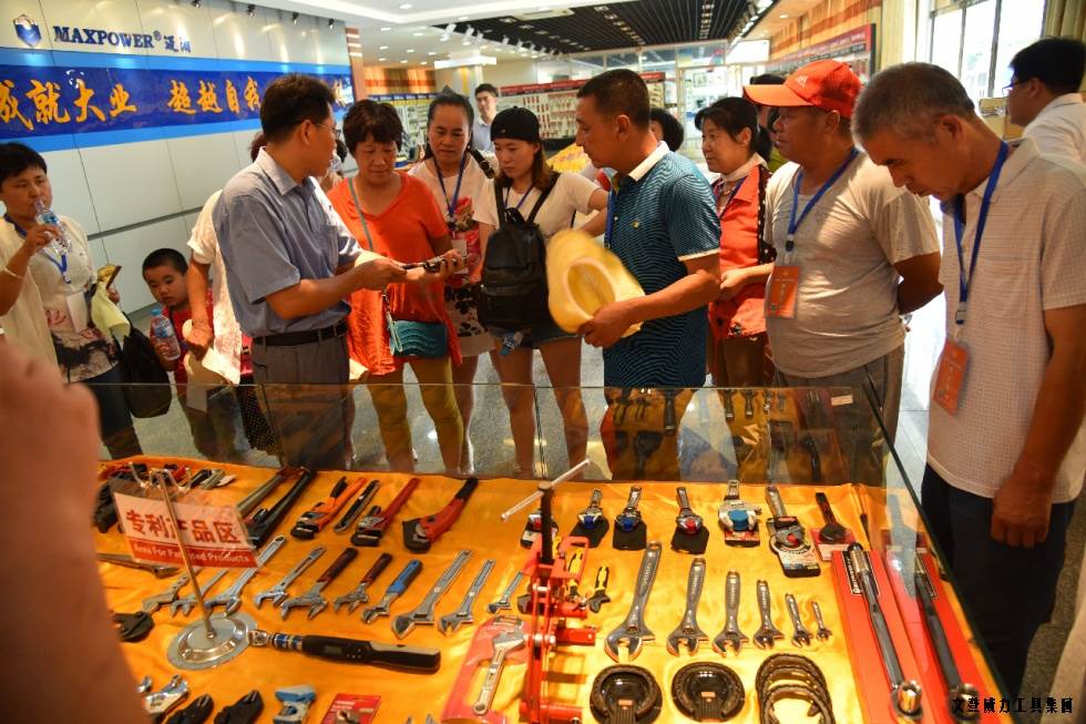 淄博參觀_10.jpg 祥鴻物資公司經(jīng)銷商參觀威力集團(圖9)