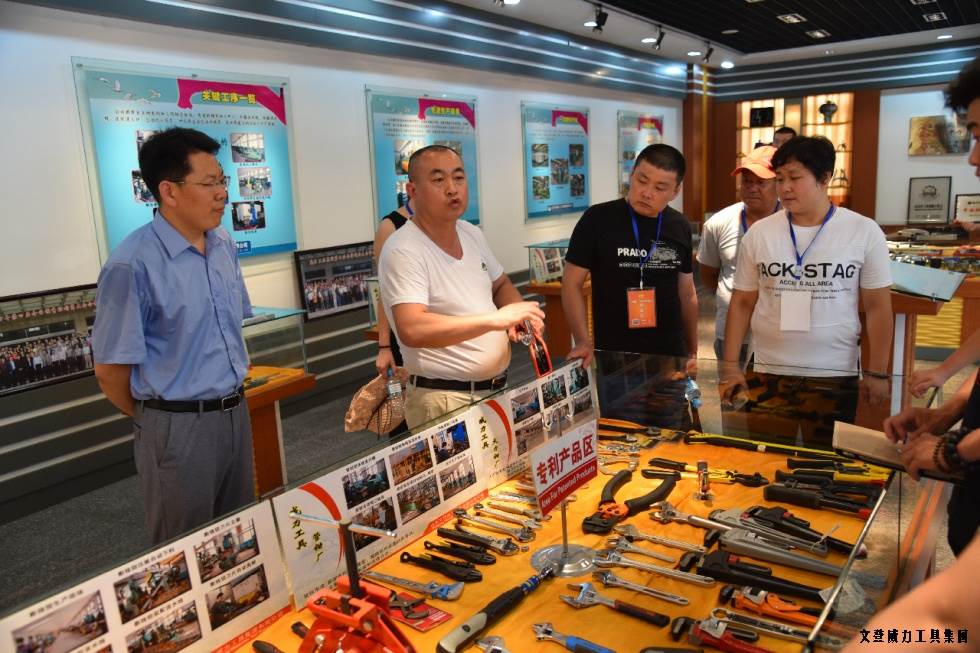 淄博參觀_14.jpg 祥鴻物資公司經(jīng)銷商參觀威力集團(圖13)