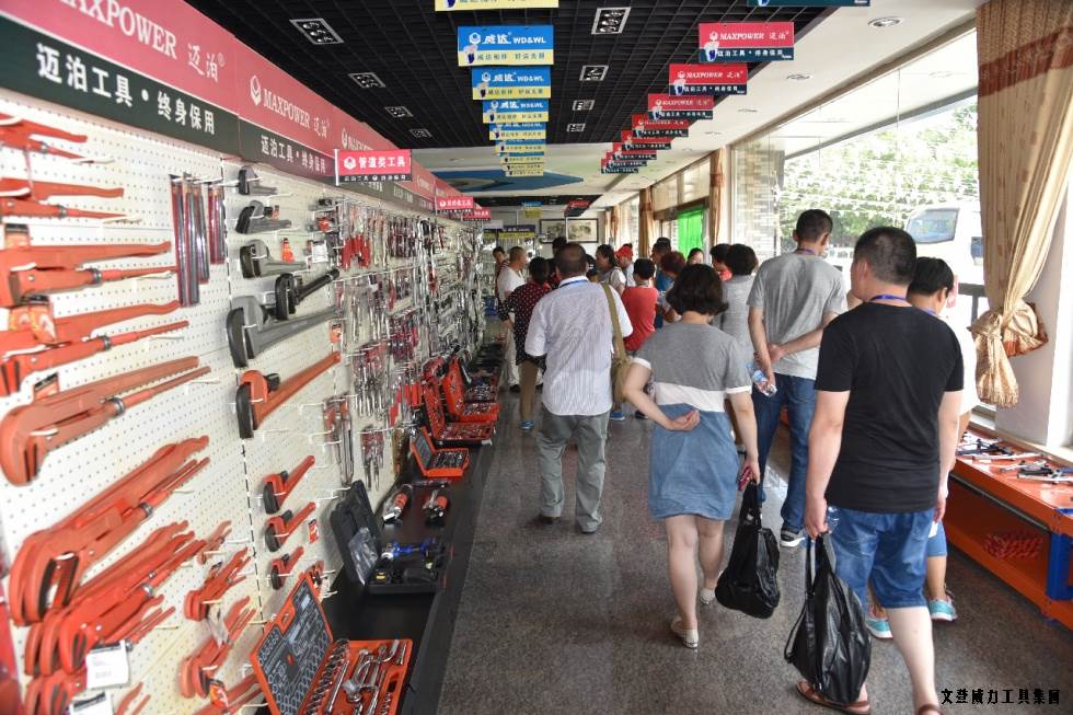 淄博參觀_17.jpg 祥鴻物資公司經(jīng)銷商參觀威力集團(圖16)