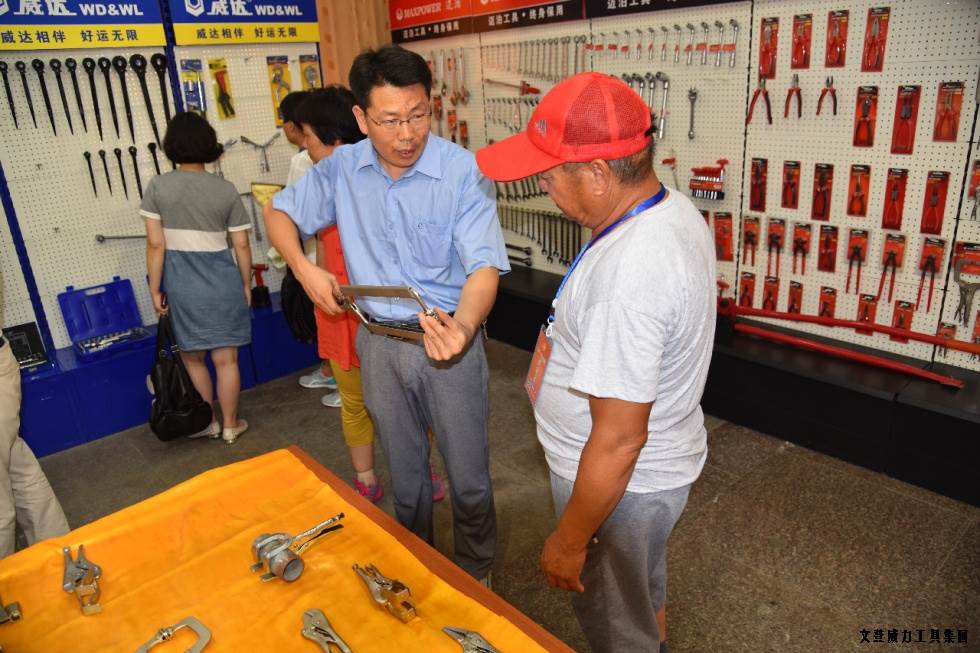 淄博參觀_16.jpg 祥鴻物資公司經(jīng)銷商參觀威力集團(圖15)