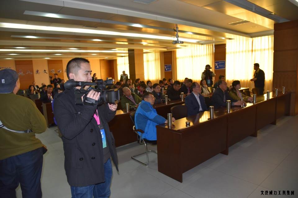 山東網(wǎng)記者采訪團(tuán)_18.JPG “工匠精神 山東制造”全媒體采訪團(tuán)蒞臨威力工具(圖15)