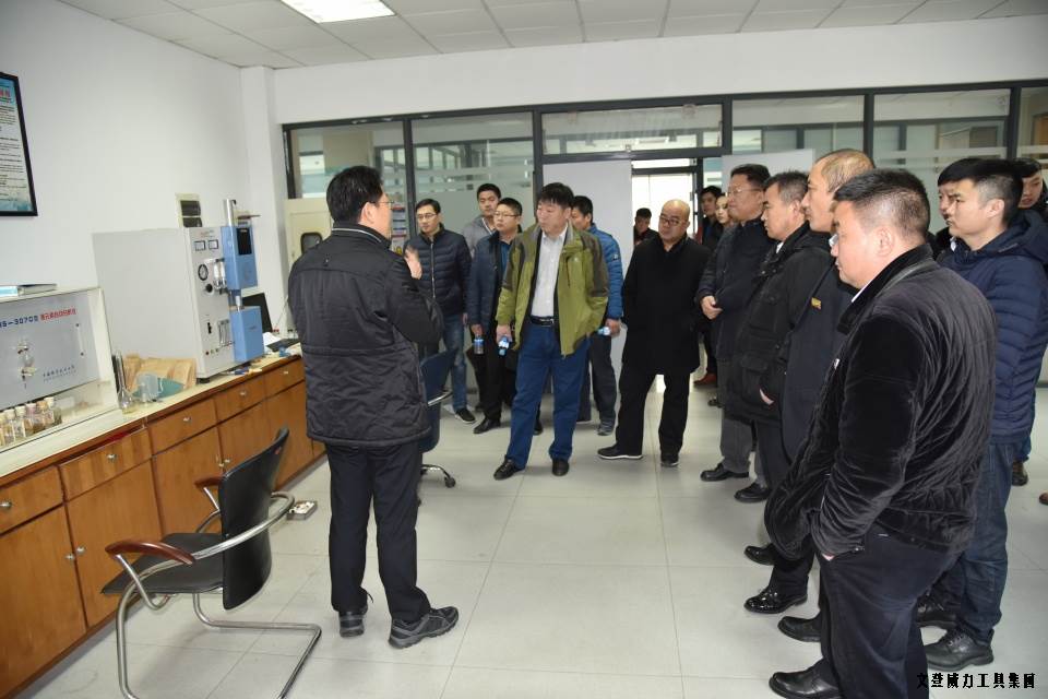 濟(jì)南信之盟參觀_04.JPG 濟(jì)南汽配協(xié)會一行蒞臨威力集團(tuán)參觀(圖4)